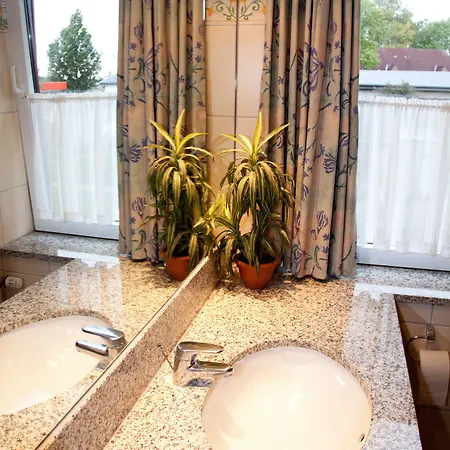 Gremersdorf - Zum Grunen Jager Hotell