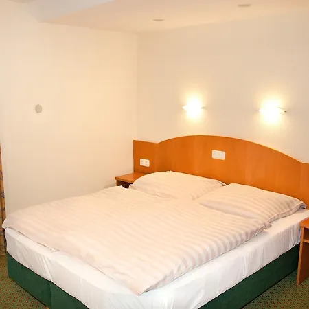 Gremersdorf - Zum Grunen Jager Hotell 3*