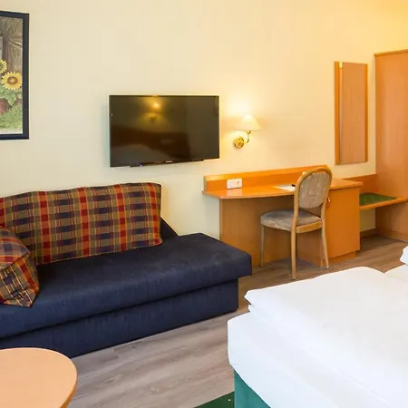 - Zum Grünen Jäger Hotel Gremersdorf
