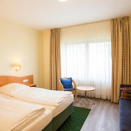 - Zum Grünen Jäger Hotel Gremersdorf