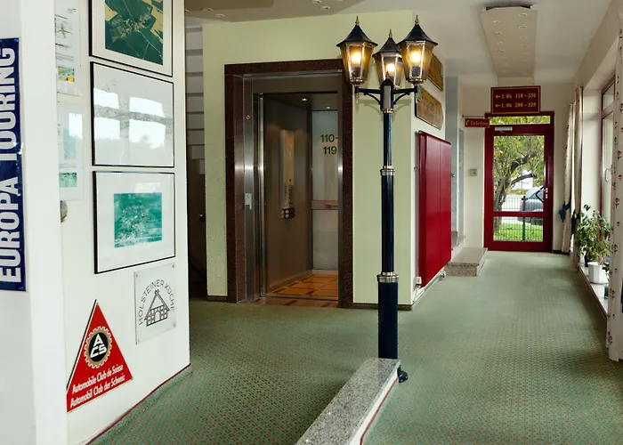 - Zum Gruenen Jaeger 3* Gremersdorf