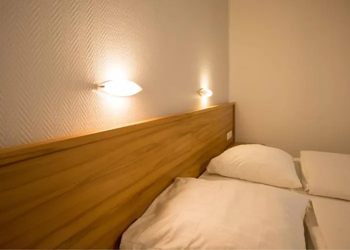 Hotel - Zum Gruenen Jaeger Gremersdorf