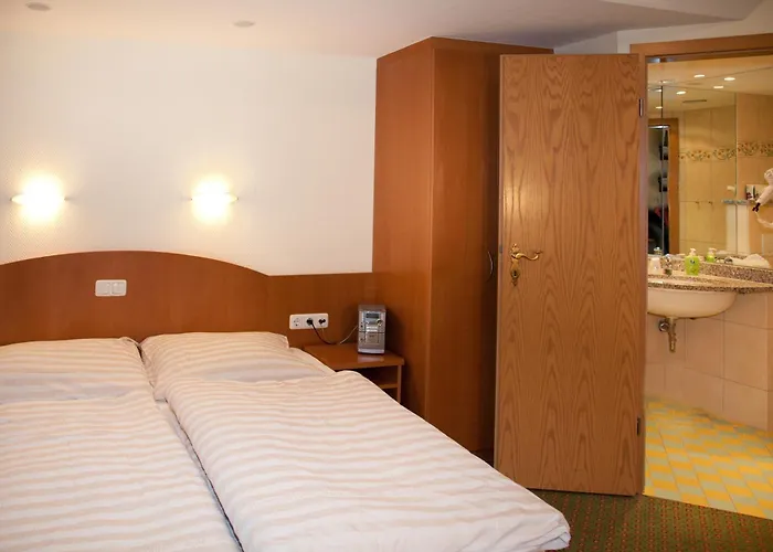 - Zum Gruenen Jaeger Hotel