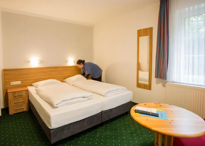 - Zum Gruenen Jaeger Hotel Gremersdorf