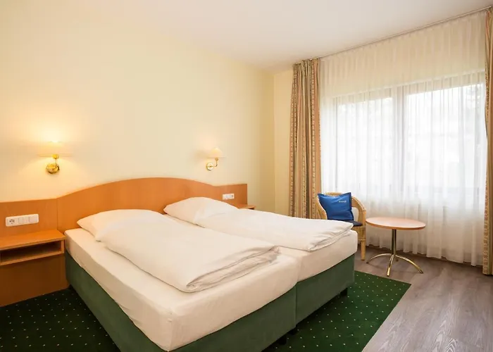 - Zum Gruenen Jaeger Hotel