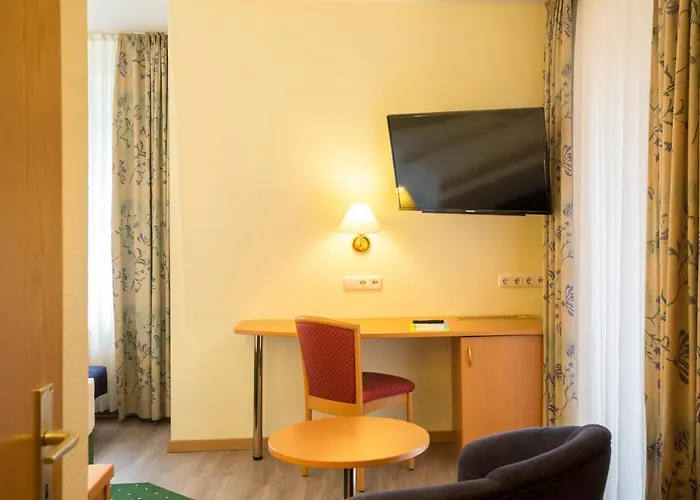 - Zum Gruenen Jaeger Hotel