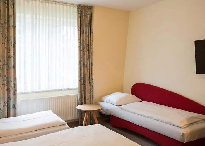 - Zum Gruenen Jaeger 3* Gremersdorf