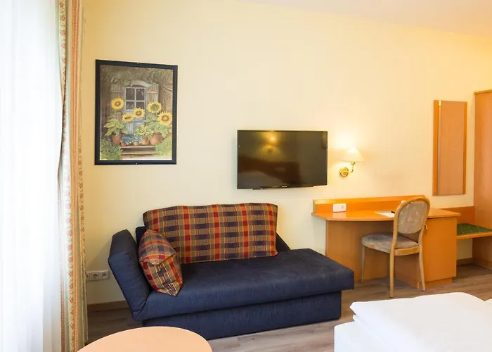 - Zum Gruenen Jaeger Hotel Gremersdorf